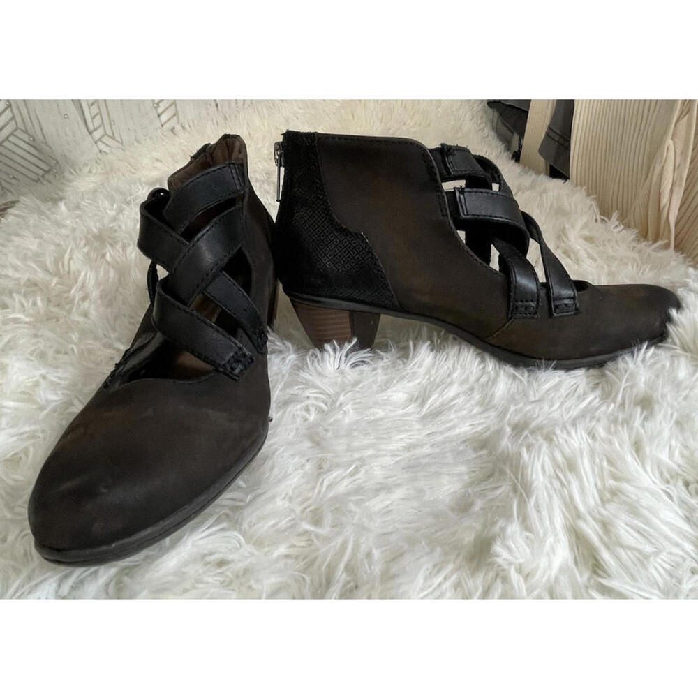 Earth Amber Leather Heeled Booties - Black/Brown Ankle Boots Size 7.5 B (M)